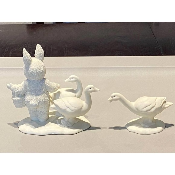 GOOSEY GOOSEY & GANDER  Springtime Stories Snowbunnies DEPT 56 - Picture 4 of 10